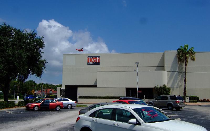 Dali-museum-01.jpg